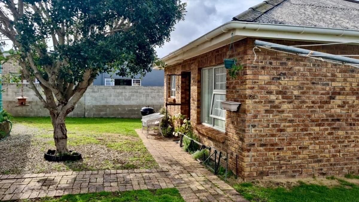 Frangipani Cottage, Sandbaai Hermanus Exterior photo